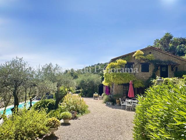 Authentique Mas Ancien Plein De Charme 152m² Le Tignet