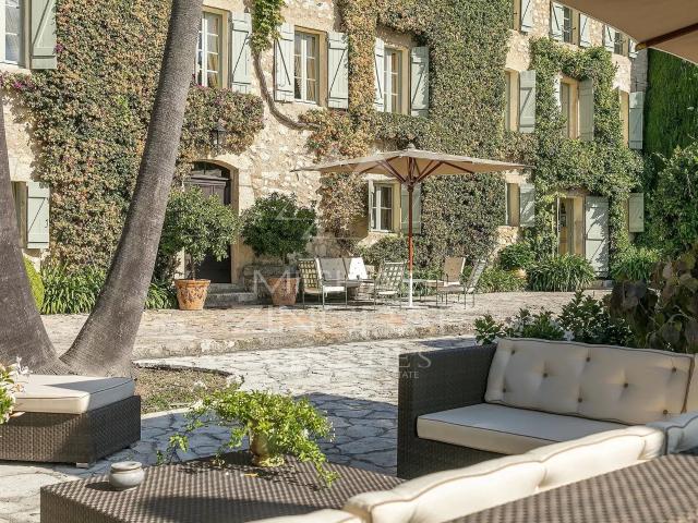 Authentique propriété provençale 800m² Grasse