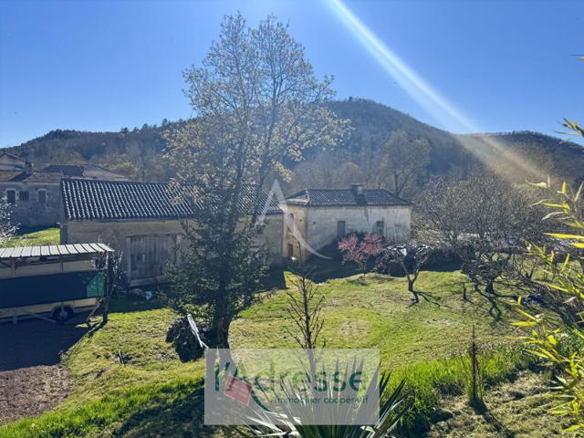 Authentique Quercynoise et grange à rénover