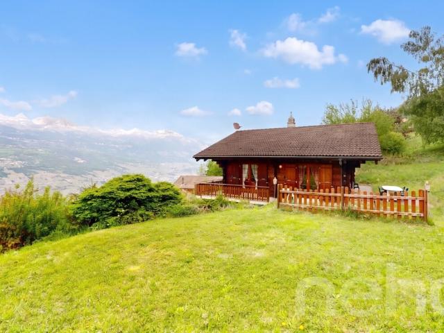 Authentische Blockhütte mit atemberaubender Aussicht
