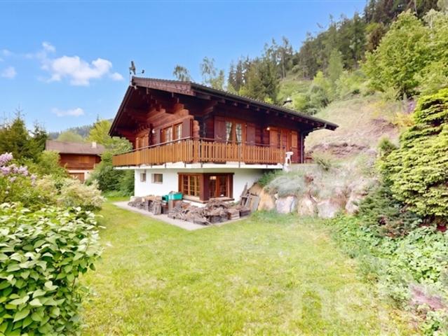 Authentisches Blockhaus auf den Höhen von Grône