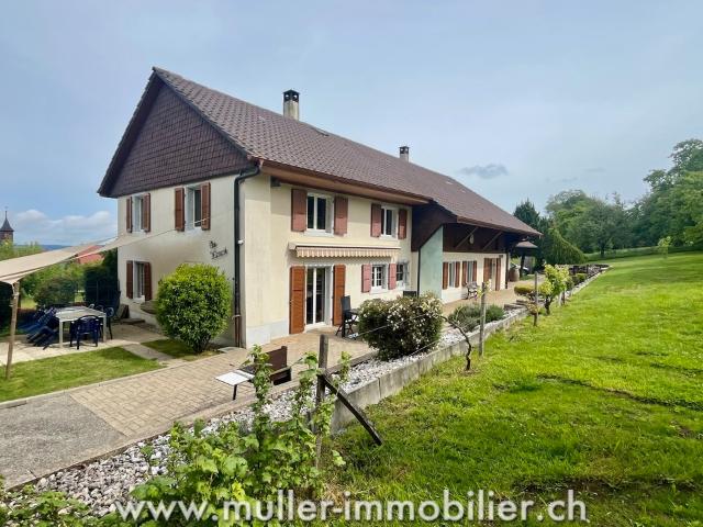Authentisches Dorfhaus mit 5,5 Zimmern in einer grünen Umgebung von 1.884 m²