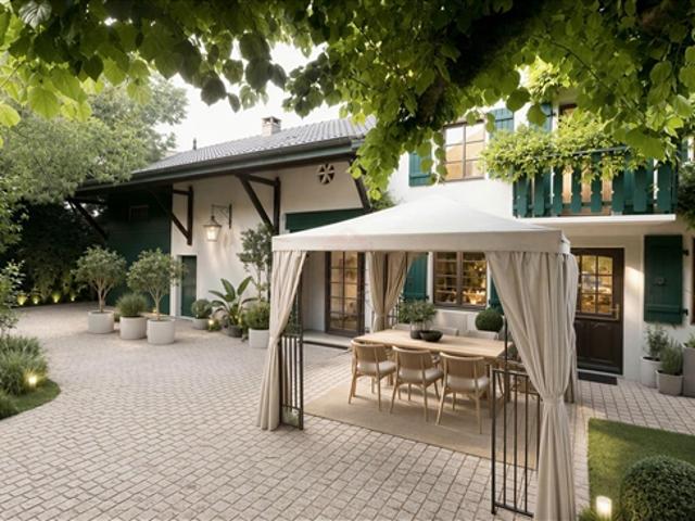 Authentisches Dorfhaus mit 8,5 Zimmern und angelegtem Garten