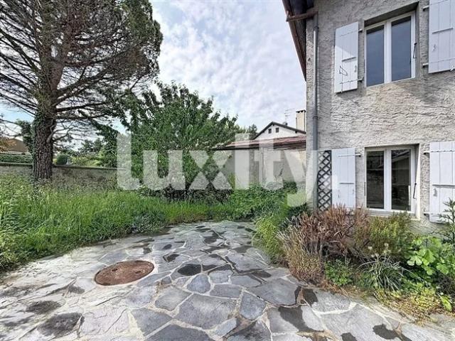 Authentisches Dorfhaus mit großzügigen Bänden in Corsier CHF 2.250.000.–