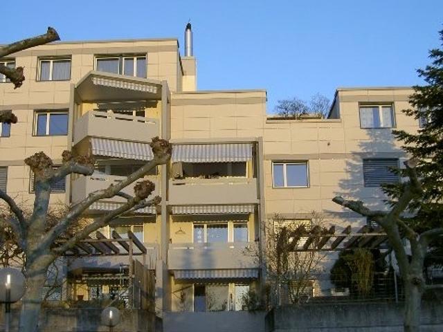 Auto Einstellplatz zu vermieten in Adlikon