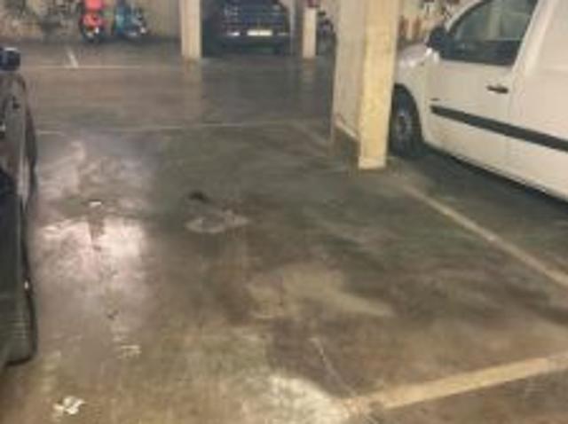 Autostaanplaats te koop Pottenfabriek Deurne!