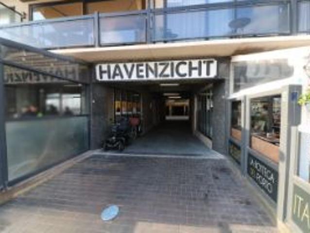 Autostandplaats aan de jachthaven