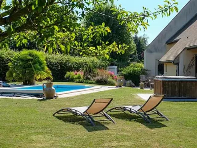 Thoiry 78770 Achat / Vente maison 8 pièces t8 piscine jardin