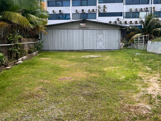 Autre 1 pièce s 100 m²
