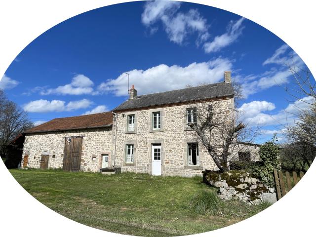 Auv 1137: Maison et grange en pierres, puits, belle vue, 7400m2