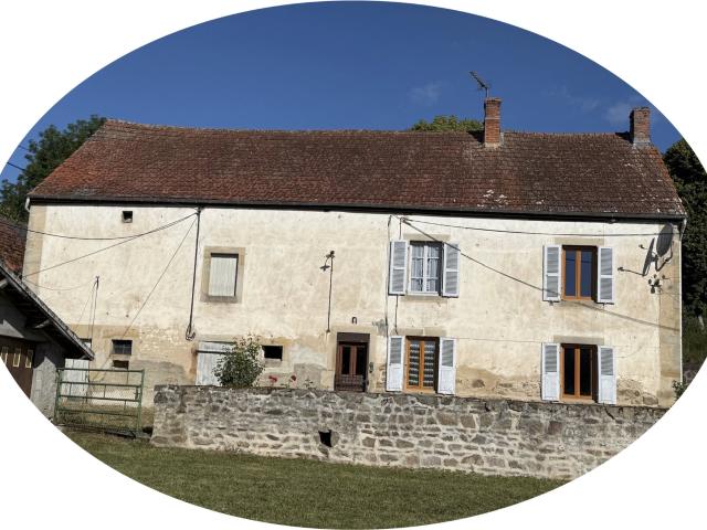 Auv 1223: Maison, grange, double garage, 13000m2 de terrain. 96m² Pionsat