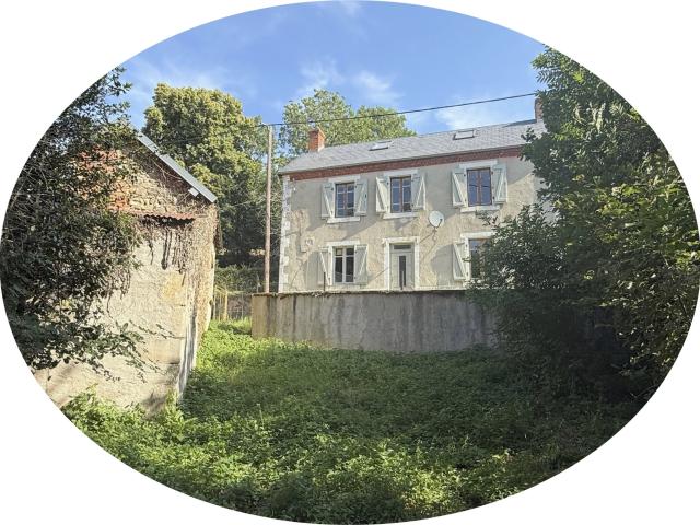 Auv 1225: Maison de caractère, grande grange, toits neufs, 1. 100m² Saint Maigner