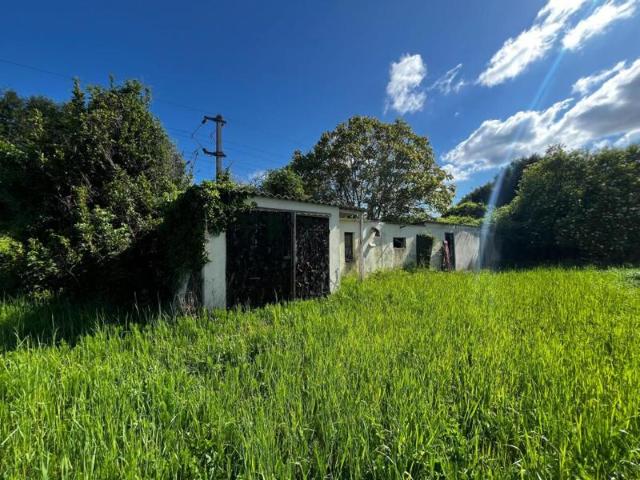 AUVERS SUR OISE 95 Bâtiments de stockage 140m²