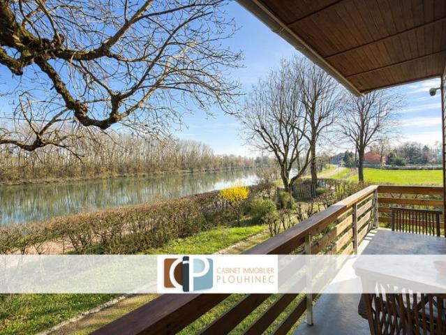 Aux portes de Mâcon Maison avec parc d'un hectare et accès