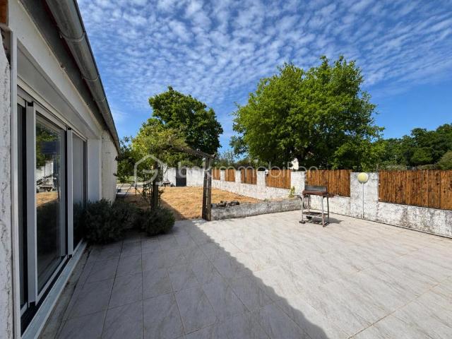 Aux portes de MONTAIGU VENDEE – Maison familiale avec terrain à fort potentiel
