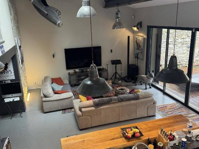 AUX PORTES DE MONTPELLIER MAGNIFIQUE MAISON DE 150m2 RÉNOVÉE A