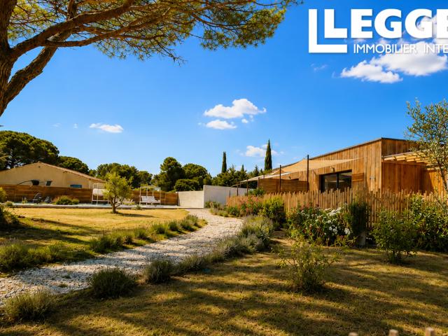 Aux portes de Carcassonne – Villa contemporaine RE2020 avec deux lodges, piscine chauffée, deux jacuzzi