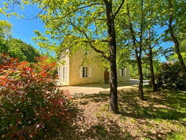 Aux portes de LECTOURE, superbe maison de 9 pièces principal. 280m² Lectoure