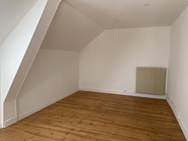 auxerre appartement f1 proche commerces et iut