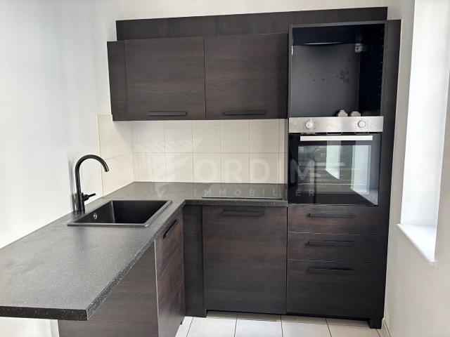 auxerre, centre ville bel appartement f3 de standing dans immeuble avec ascenseur