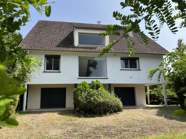 AUXERRE PERIPHERIE PROPRIETE DE 300 M²