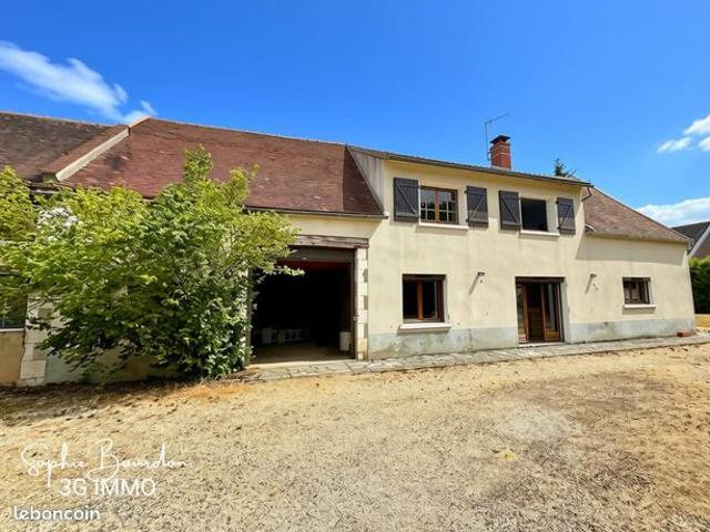 AUXERRE – Secteur Laborde – Longère de caractère de 158 m² habitables avec nombreuses dépendances sur un terrain clos de 1 766 m²