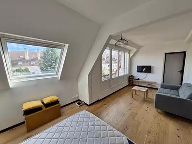 Auxerre 89000 Location appartement 1 pièce t1 au dernier étage