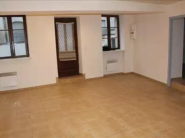 Auxerre 89000 Location appartement 1 pièce t1 au dernier étage
