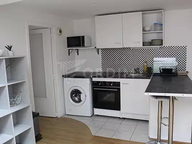 Auxerre 89000 Location appartement 2 pièces t2 au dernier étage