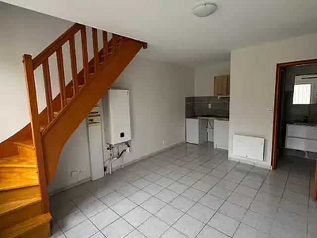Auxerre 89000 Location appartement 2 pièces t2 au dernier étage