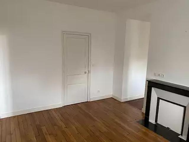 Auxerre 89000 Location appartement 2 pièces t2 au dernier étage cave