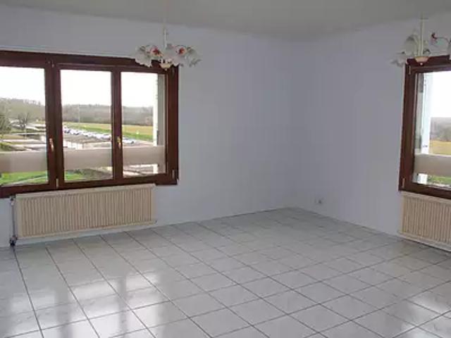 Auxerre 89000 Location appartement 3 pièces t3 au dernier étage