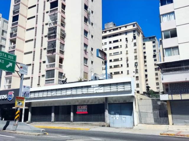 Av Victoria VENDO Sótano 563m2 entrada independiente MOGO