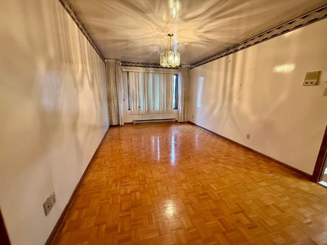 Av. Walkley, H4B 2J9, Montréal