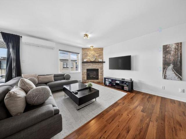 Av. Eliot, H7W 0G2, Laval