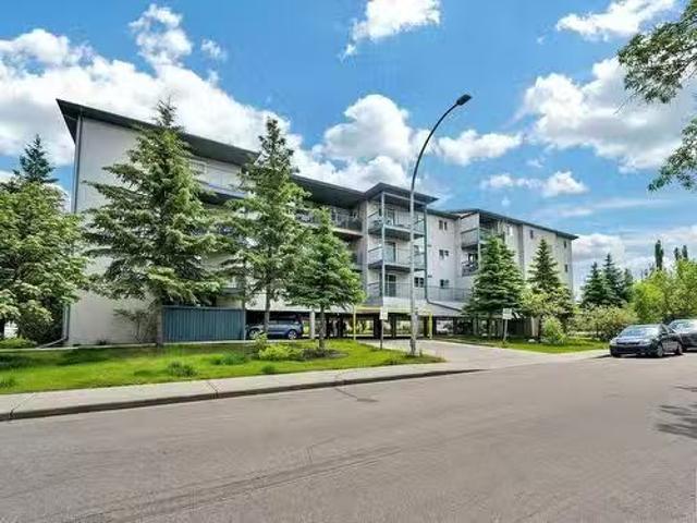 # Av Nw, Edmonton, AB, T5B 4W7 condo for sale Listing ID E4.