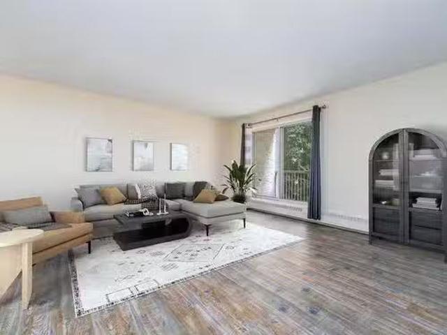 # Av Nw, Edmonton, AB, T5T 5W3 condo for sale Listing ID E4.