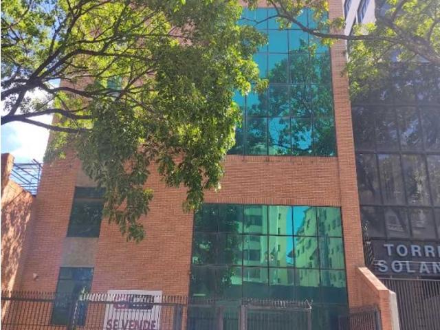 Av. Solano, en venta Edificio Corporativo de 6 plantas