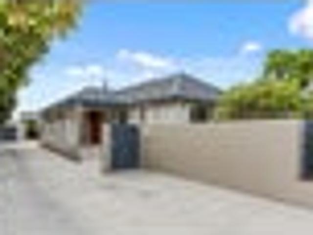 Avonhead, 5 bedrooms, $1100 pw