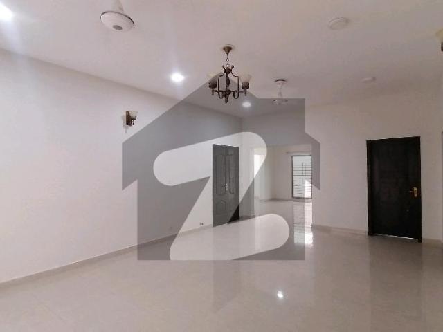 Avail Yourself A Great 10 Marla House In Askari 3