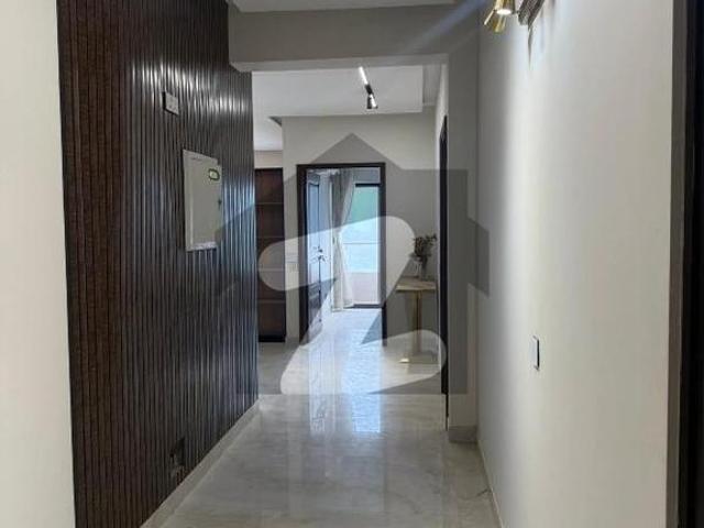 Avail Yourself A Great 3900 Square Feet Flat In Bath Island
