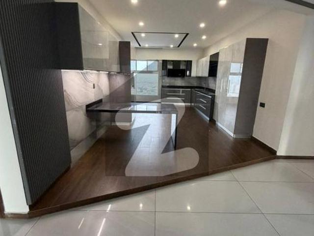 Avail Yourself A Great 3200 Square Feet Flat In Clifton Block 9