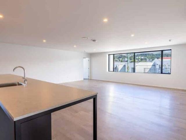 AVAILABLE 1ST JAN 2027 Anscombe Village Luxury 6 bedroom apartments