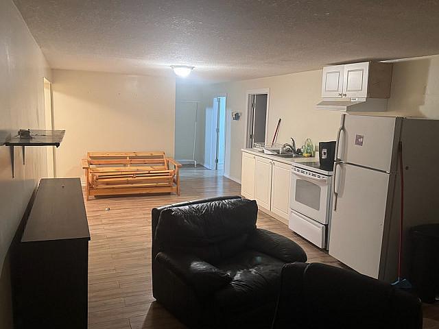 Available End Of Oct, 2 Bedroom Basement Forest Heights Se