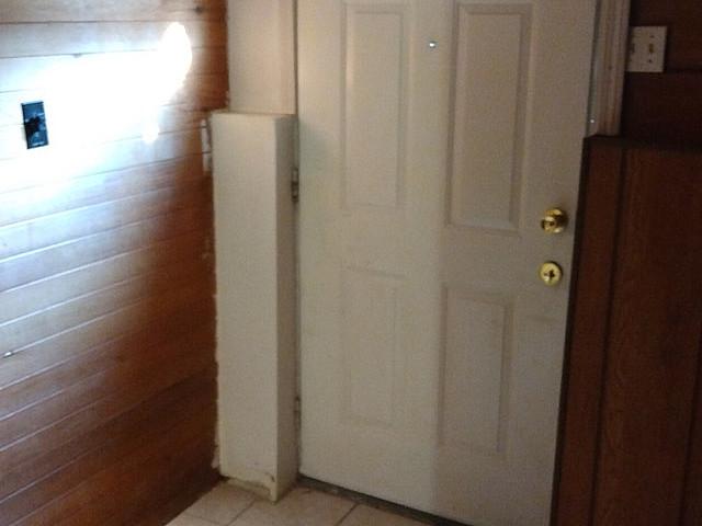 Available Immediately One Bedroom Walk Up In Cedarbrae Sw