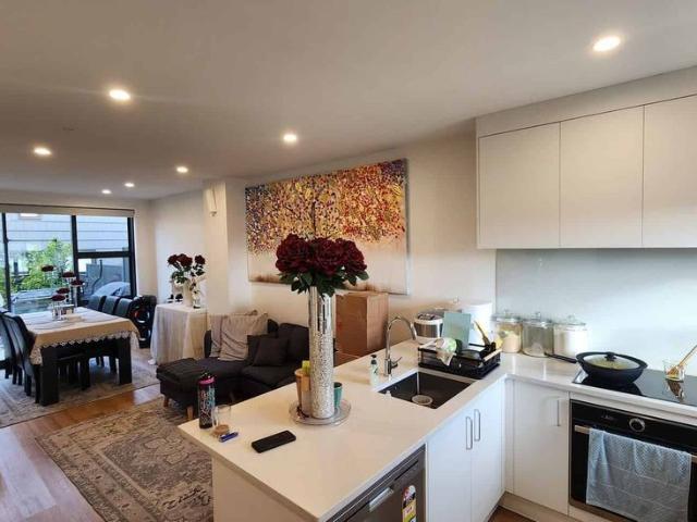 AVAILABLE JUNE 30TH! 3 bed, 2 bath + a CARPARK!