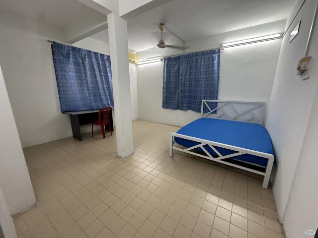 Available Middle Room at USJ With Fully Facilities