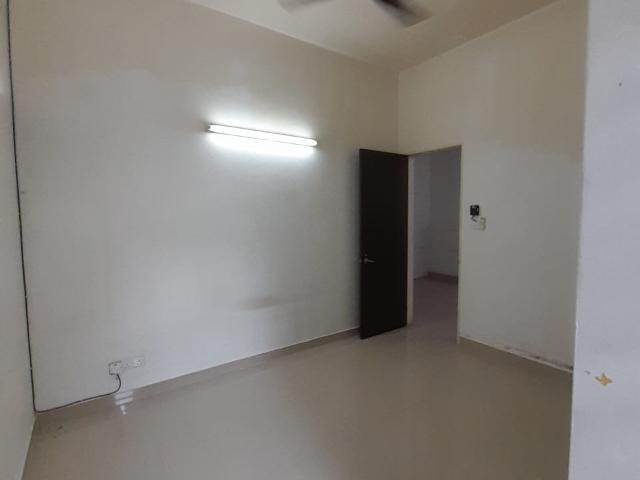 Available Middle Room with Private Bathroom for Rent at Alam Impian,Shah Alam with High Speed WI FI & Cleaning Ser
