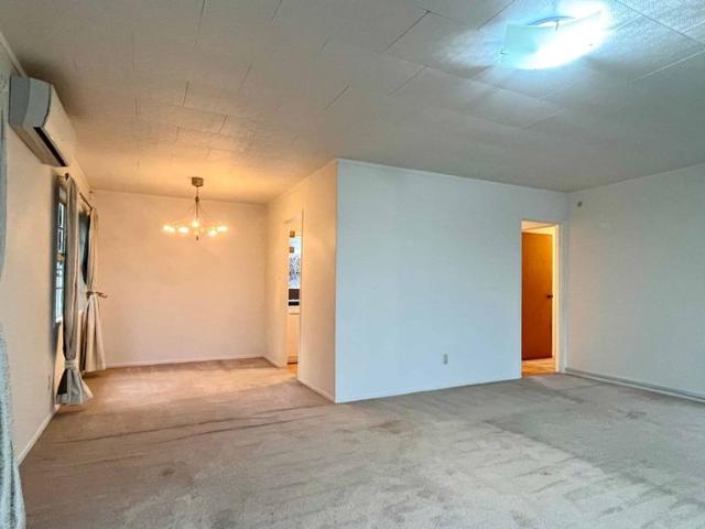Available NOW! Cozy 3 Bedroom Home