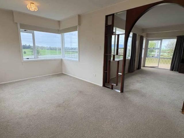 AVAILABLE NOW: Semi Rural With A View!